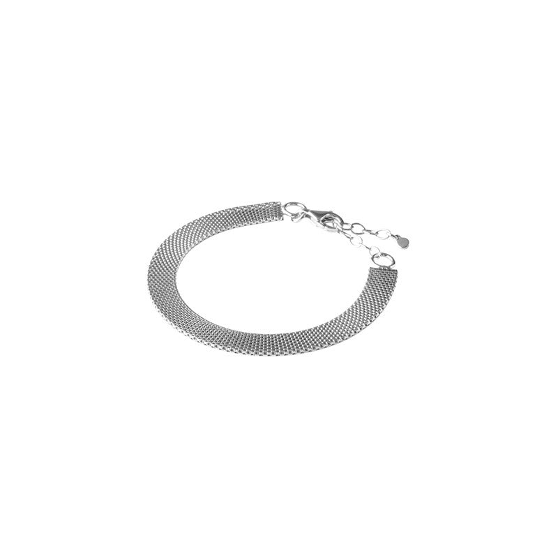 Eloise armbånd i sterlingsølv fra Pernille Corydon Soft Sky med justerbar længde 16–19 cm.